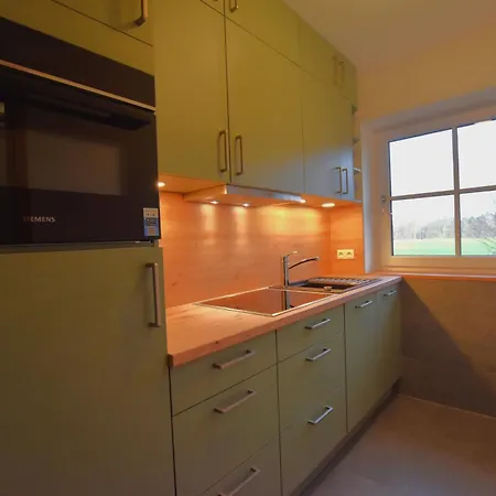 5016 Aquamarin דאהמה